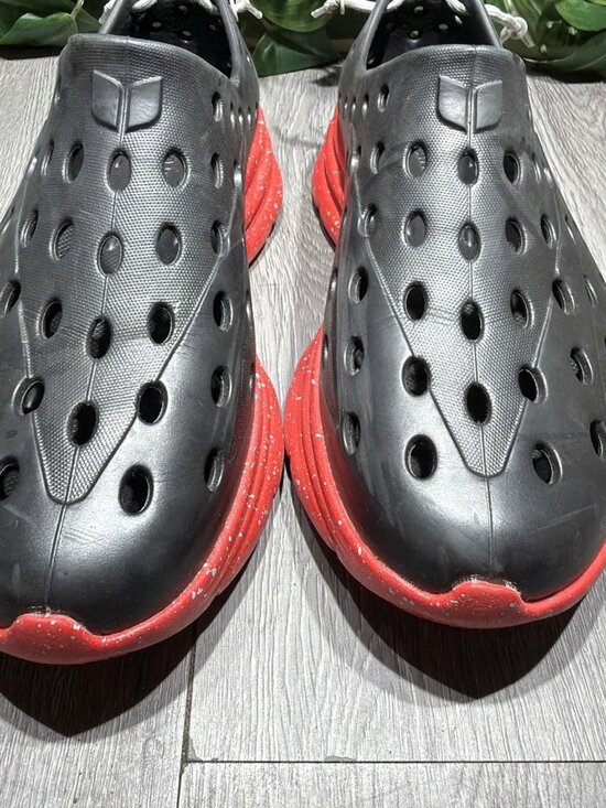 KANE Footwear Revive Active Recovery Shoe Men’s Size 11 Black Red Speckle
